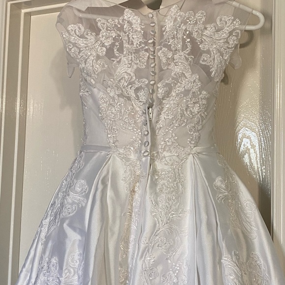 Oleg Cassini ball gown wedding dress - Picture 8 of 13